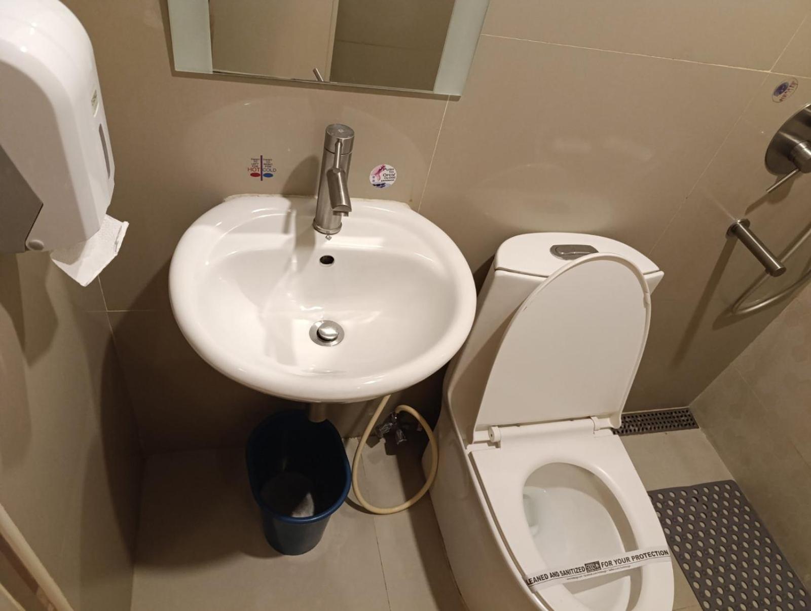 Hotel Sogo Quirino Манила Экстерьер фото