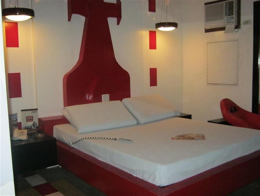 Hotel Sogo Quirino Манила Экстерьер фото
