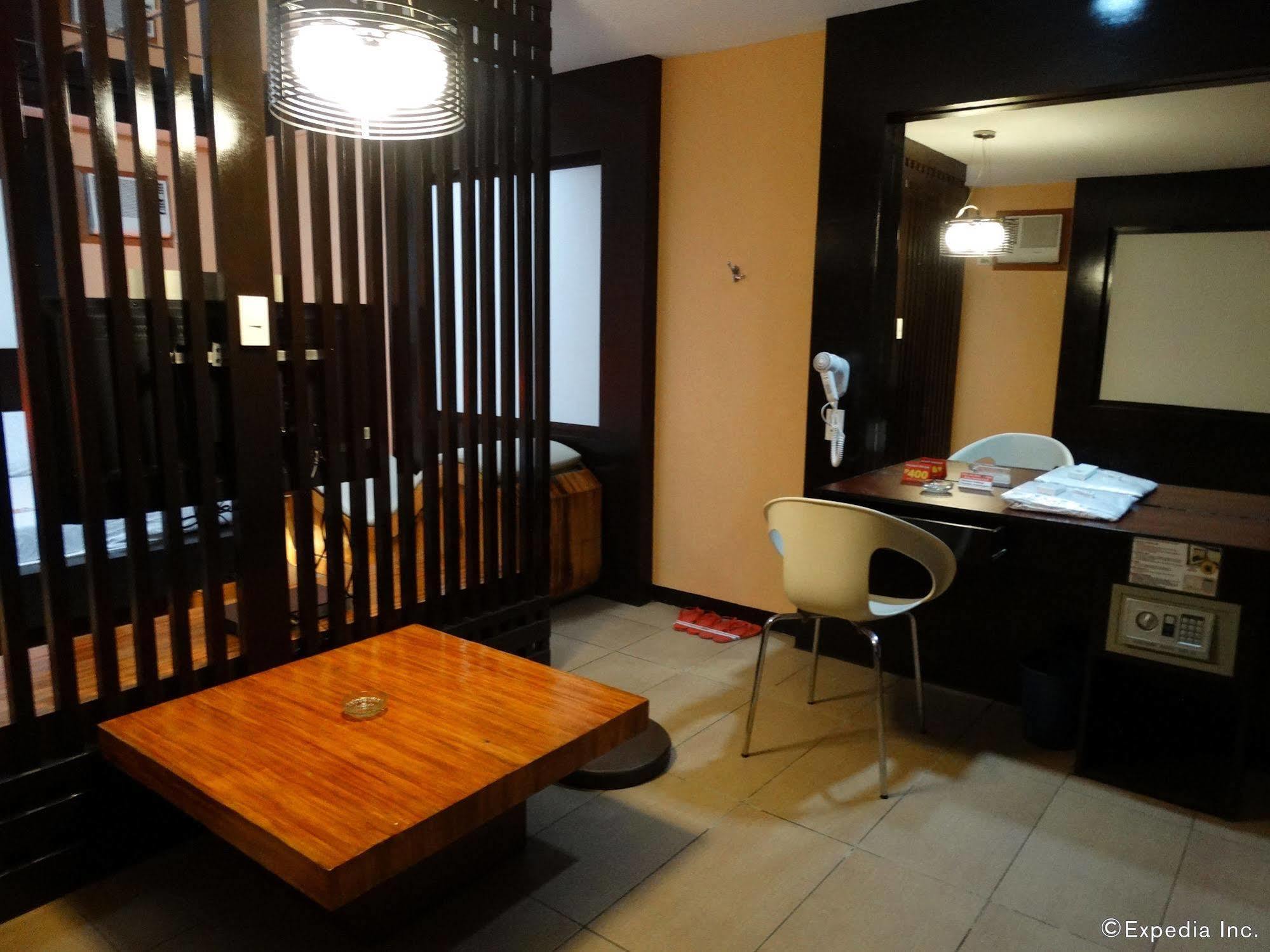 Hotel Sogo Quirino Манила Экстерьер фото