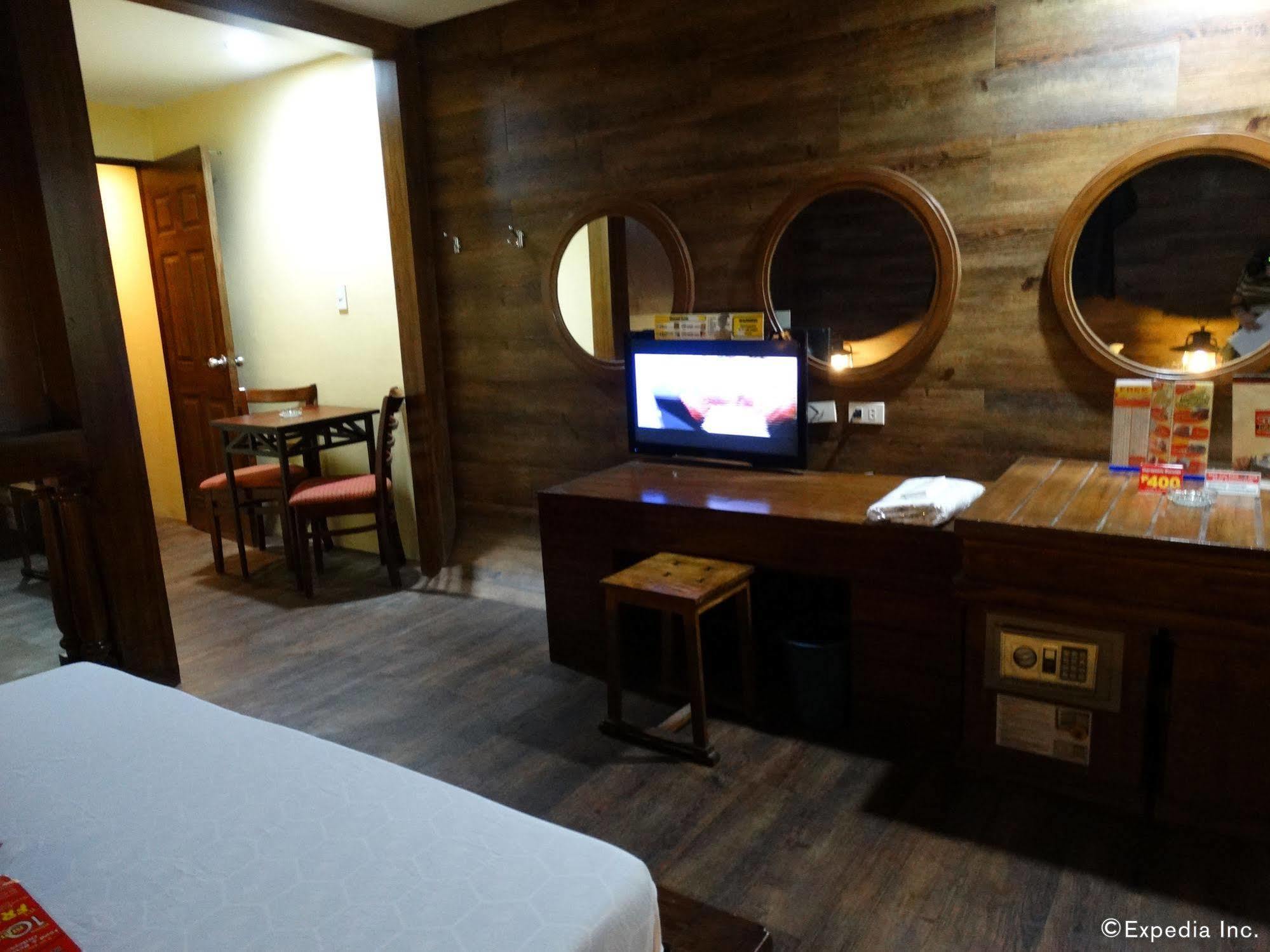 Hotel Sogo Quirino Манила Экстерьер фото