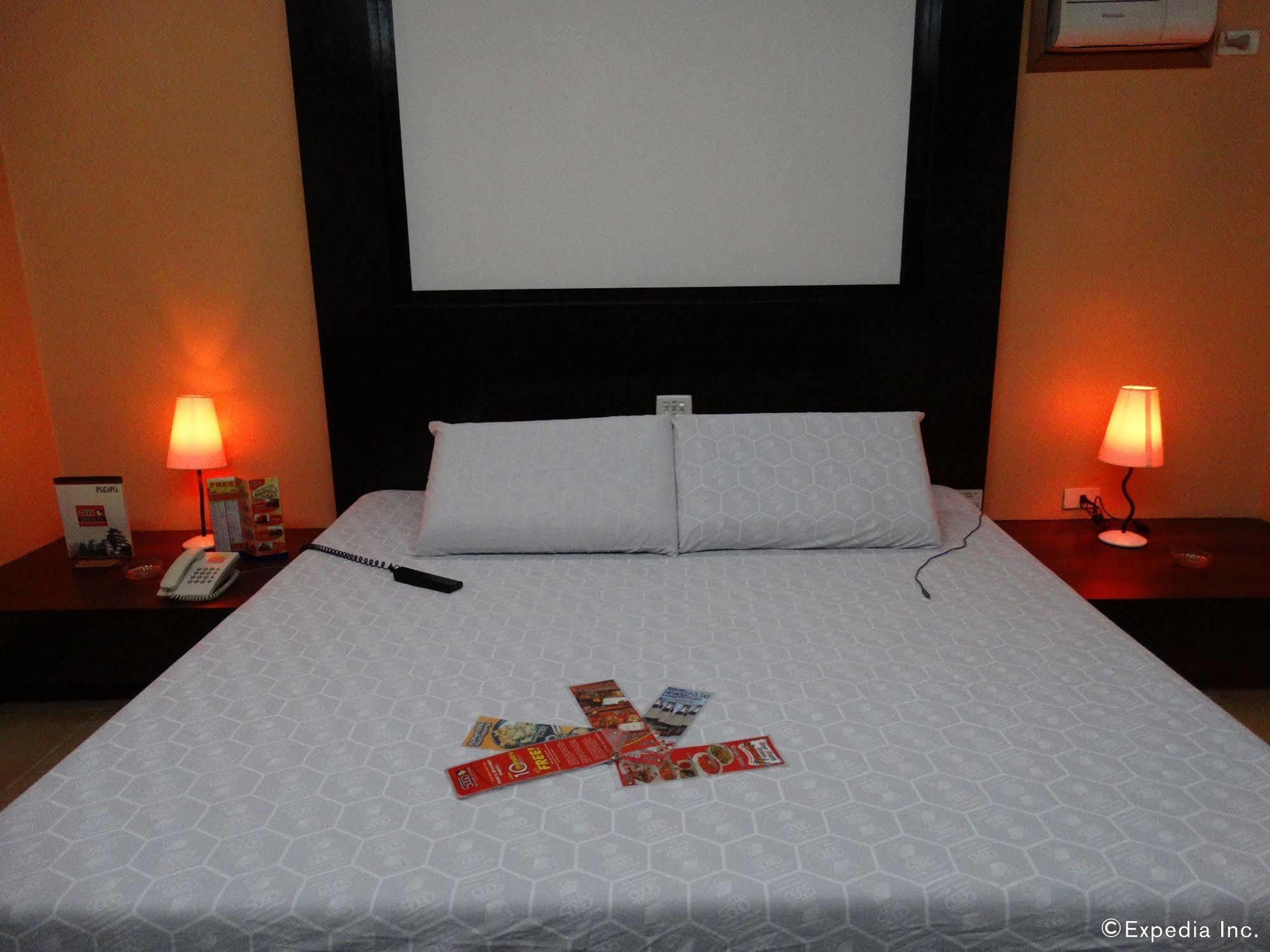 Hotel Sogo Quirino Манила Экстерьер фото