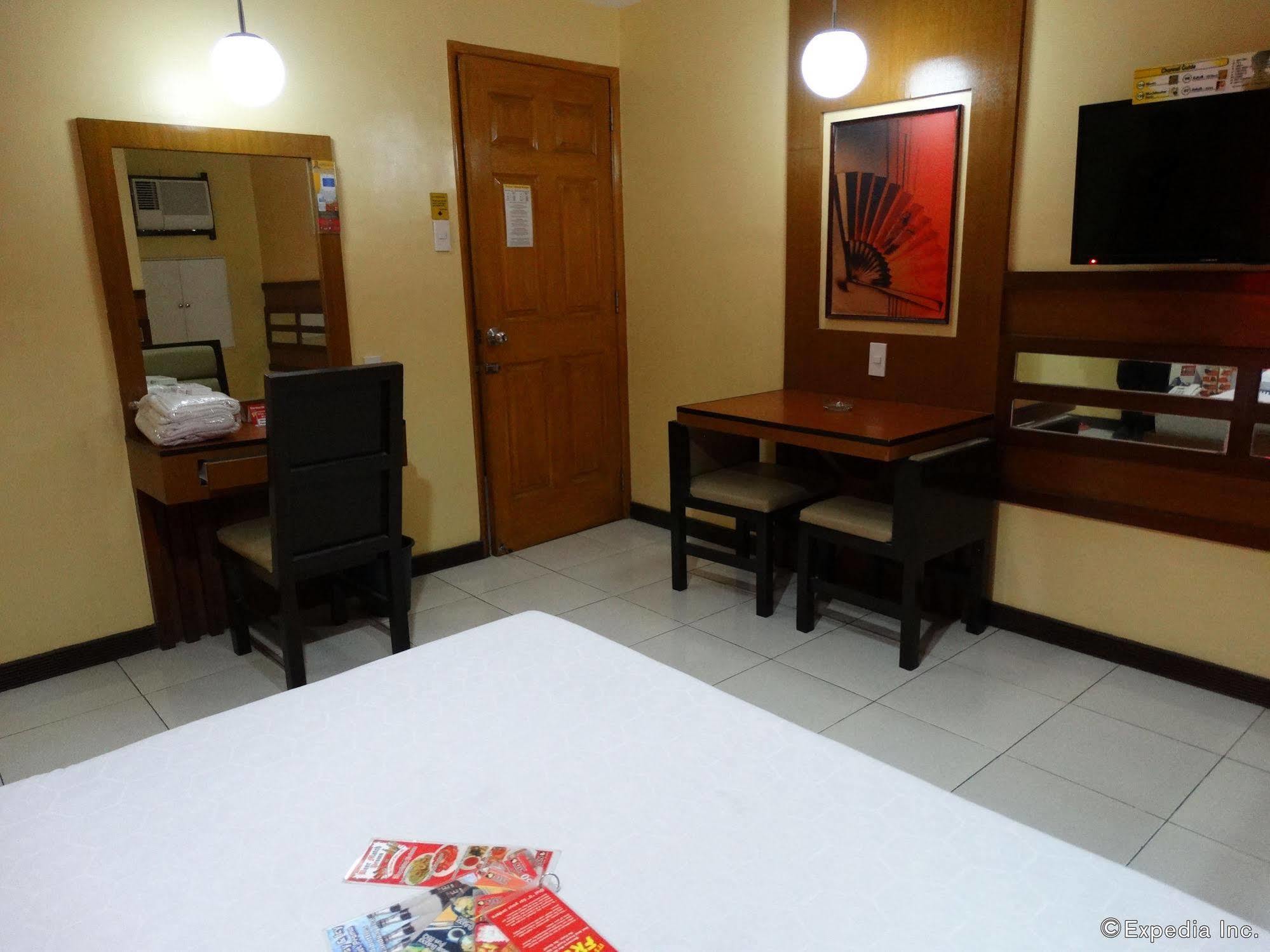 Hotel Sogo Quirino Манила Экстерьер фото