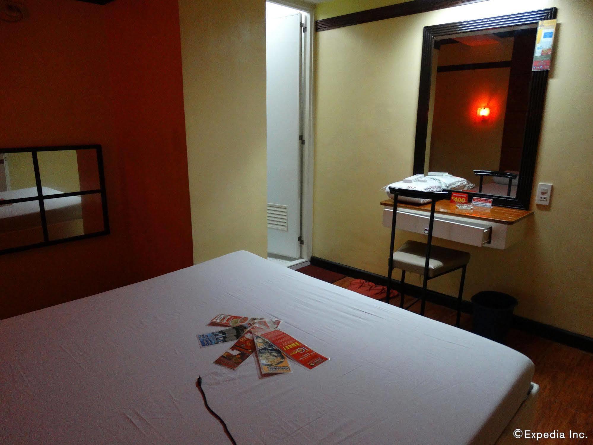 Hotel Sogo Quirino Манила Экстерьер фото