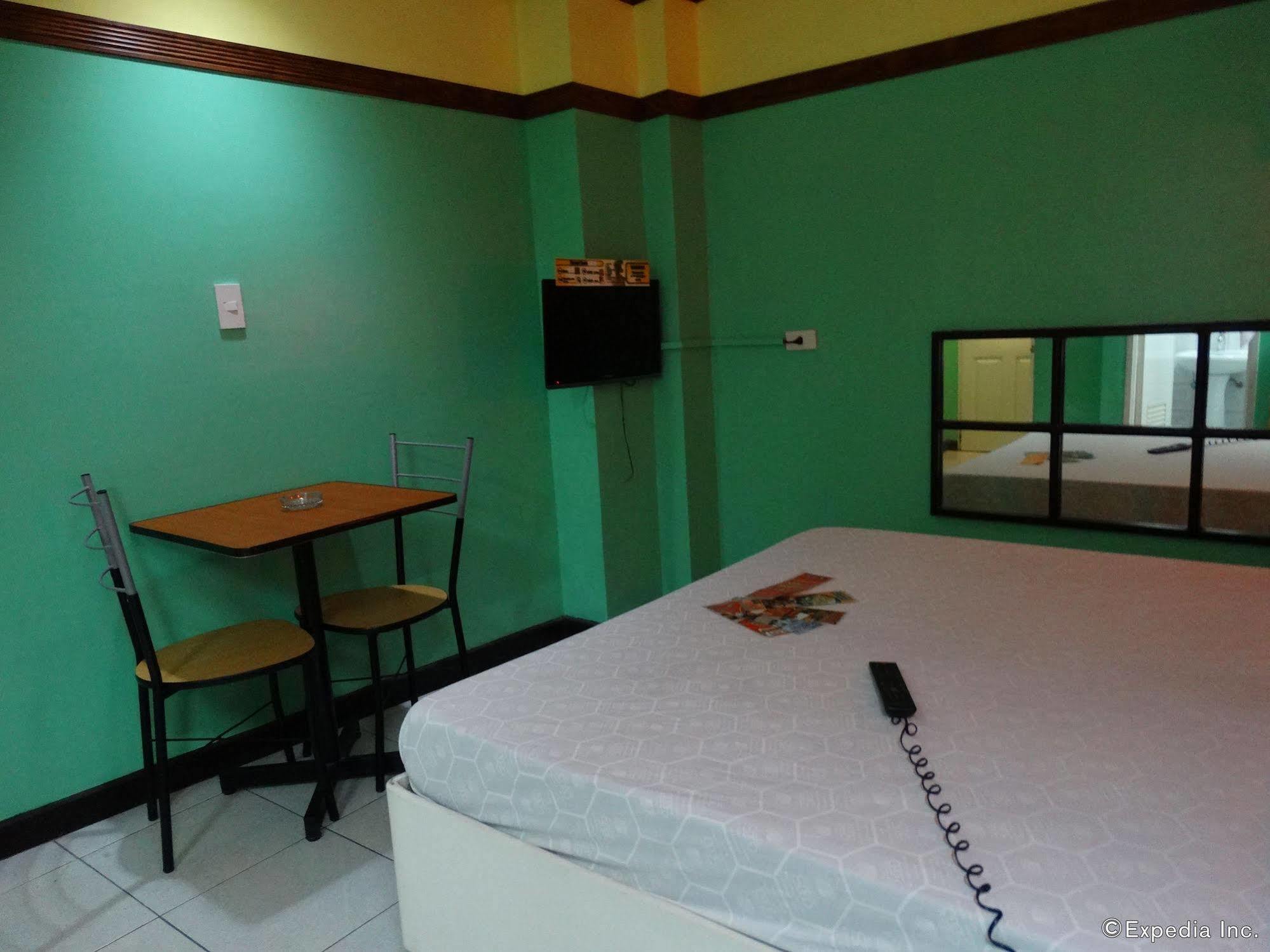 Hotel Sogo Quirino Манила Экстерьер фото